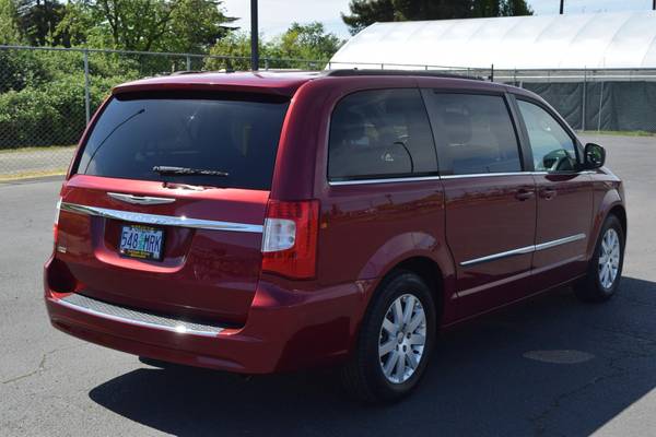 2016 Chrysler Town Country TOURING - - by dealer for sale in Cottage Grove, OR – photo 3