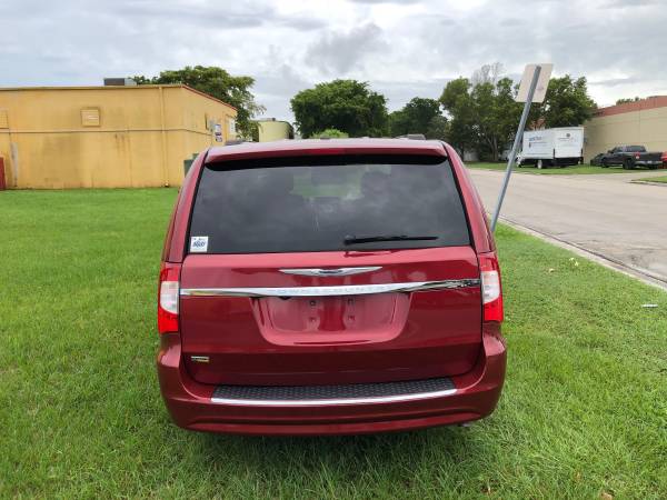 2015 Chrysler Town & Country Excellent Condition - cars & trucks -... for sale in Miami, FL – photo 8
