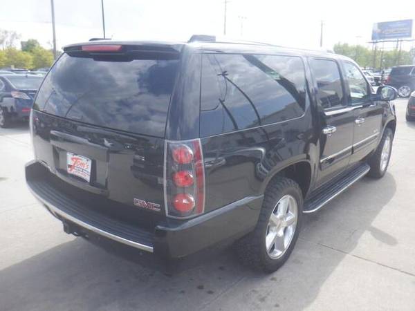 2007 GMC Yukon XL Denali - - by dealer - vehicle for sale in Des Moines, IA – photo 3