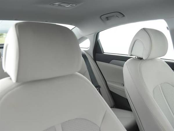 2017 Hyundai Sonata SE Sedan 4D sedan Gray - FINANCE ONLINE for sale in Memphis, TN – photo 5
