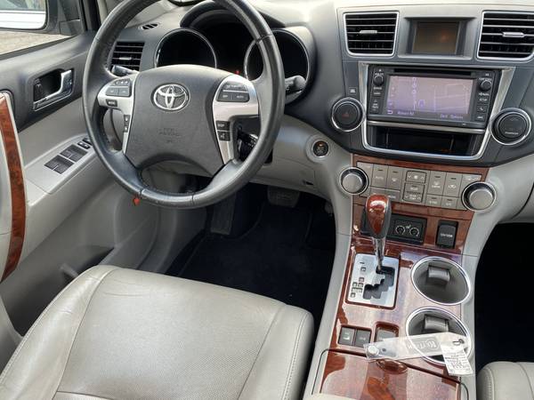 2013 Toyota Highlander Limited - - by dealer - vehicle for sale in Fenton, MO – photo 17