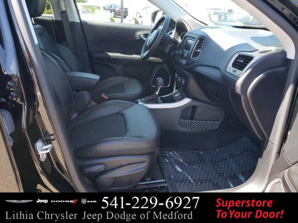 2018 Jeep Compass Latitude FWD - - by dealer - vehicle for sale in Medford, OR – photo 8