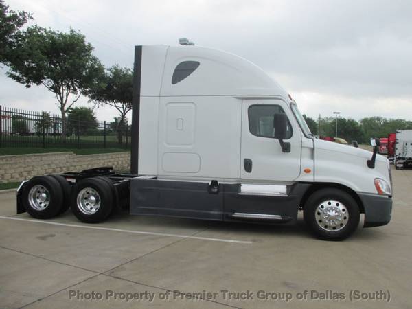 2014 *Freightliner* *Cascadia Evolution* White for sale in Dallas, TX – photo 4