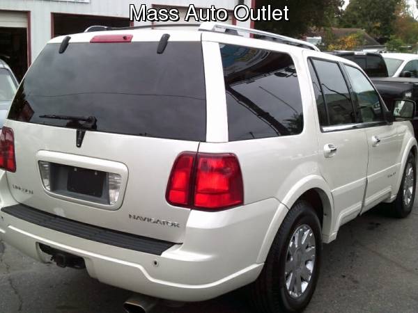 2004 Lincoln Navigator 4dr 4WD Luxury for sale in Worcester, MA – photo 3
