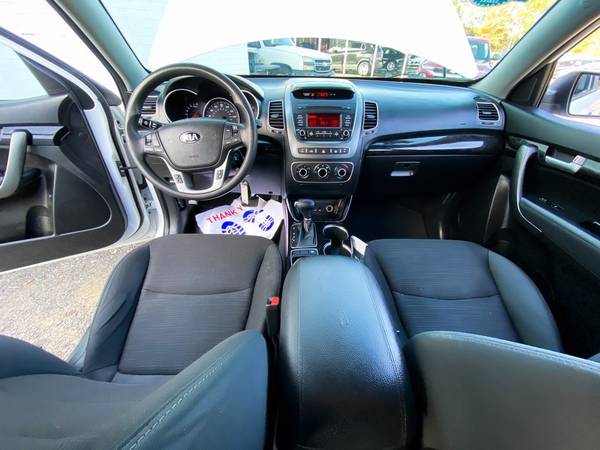 Kia Sorento 1 Owner Carfax Certified FWD Automatic Cheap Low... for sale in Richmond , VA – photo 10