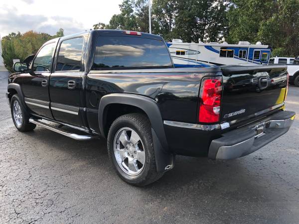 Nice! 2006 Chevy Silverado 1500! 4x4! Crew Cab! Loaded! for sale in Ortonville, OH – photo 3
