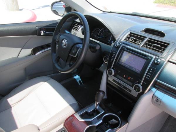 2012 Toyota Camry XLE sedan Super White - - by dealer for sale in Fayetteville, OK – photo 10