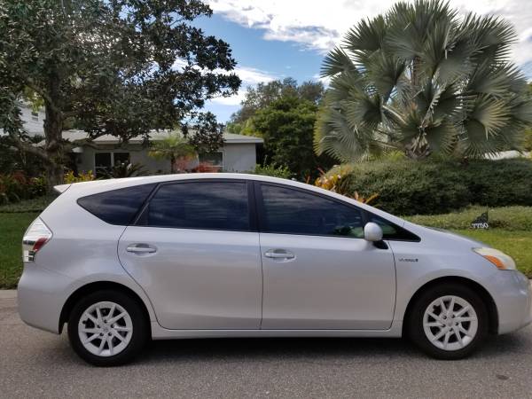 2012 Toyota Prius V - cars & trucks - by owner - vehicle automotive... for sale in SAINT PETERSBURG, FL – photo 6