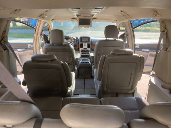 2009 Chrysler town and country - - by dealer - vehicle for sale in Wichita, KS – photo 15
