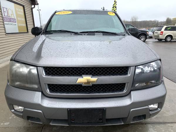 CLEAN! 2007 Chevrolet TrailBlazer 4WD 4dr LT - - by for sale in Chesaning, MI – photo 2