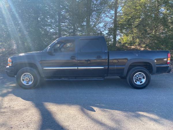 2004 GMC SIERRA 2500HD 4x4 CREW LEATHER RUNS GREAT for sale in Kittery, ME – photo 4