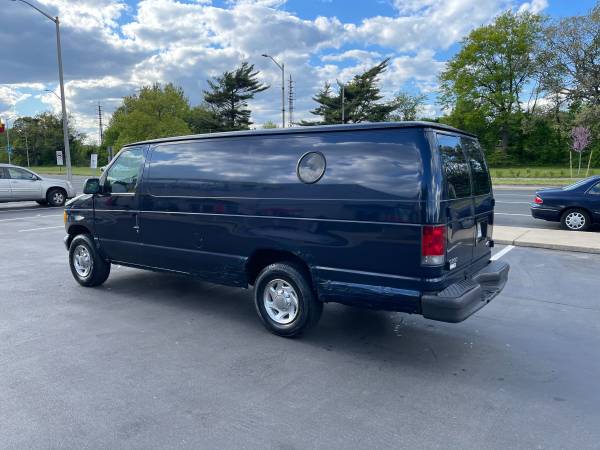 2002 Ford E2 50 Econoline extended cargo van heavy duty V-8 Engine for sale in Rockville Centre, NY – photo 3
