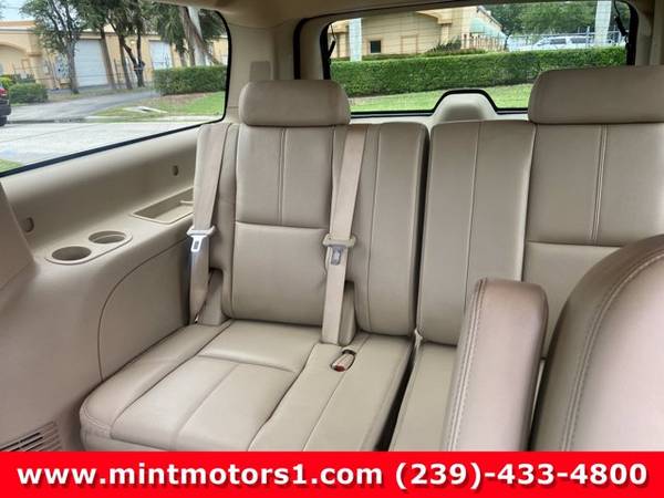 2013 Chevrolet Chevy Suburban Lt (SUV 1 OWNER) for sale in Fort Myers, FL – photo 18