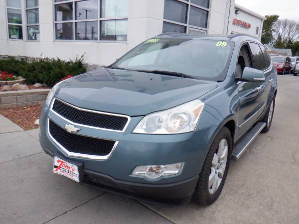 2009 Chevrolet Traverse LTZ !! One Owner !! Green for sale in URBANDALE, IA – photo 6