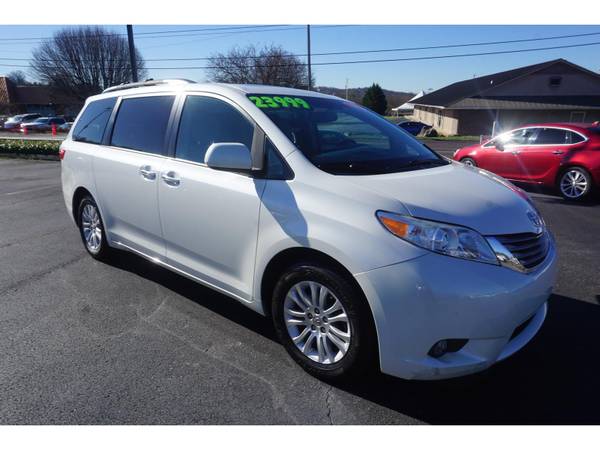 2015 Toyota Sienna 5dr 7-Pass Van XLE AAS FWD - - by for sale in Knoxville, TN – photo 2