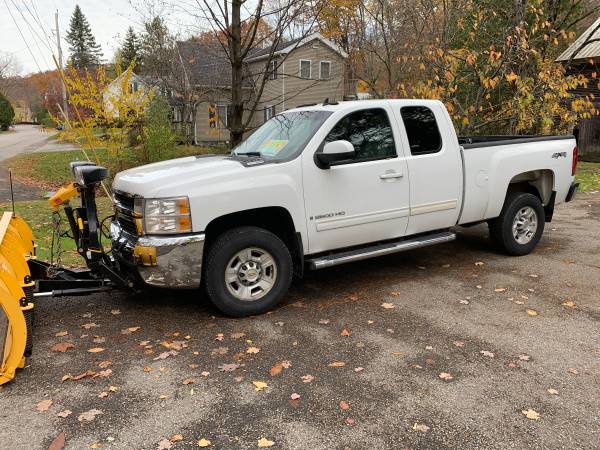 2009 Chevrolet 2500 HD - cars & trucks - by owner - vehicle... for sale in East Middlebury, VT – photo 2
