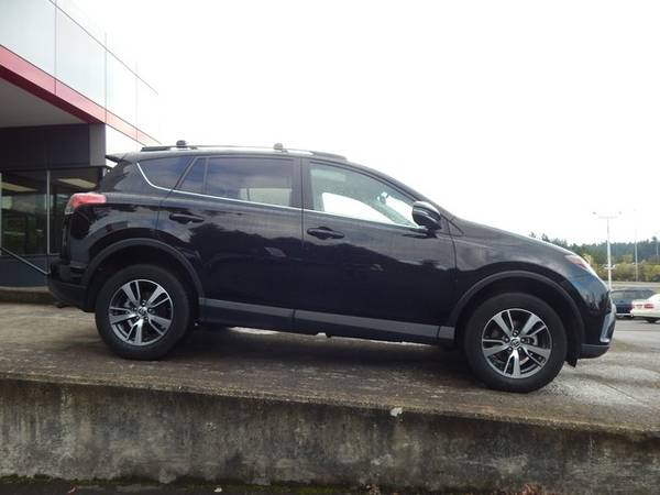 2017 Toyota RAV4 All Wheel Drive Certified RAV 4 XLE AWD SUV for sale in Vancouver, OR – photo 8
