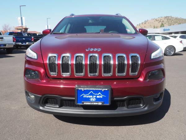 2018 Jeep Cherokee Latitude GO ANYWHERE! - - by dealer for sale in Bend, OR – photo 9
