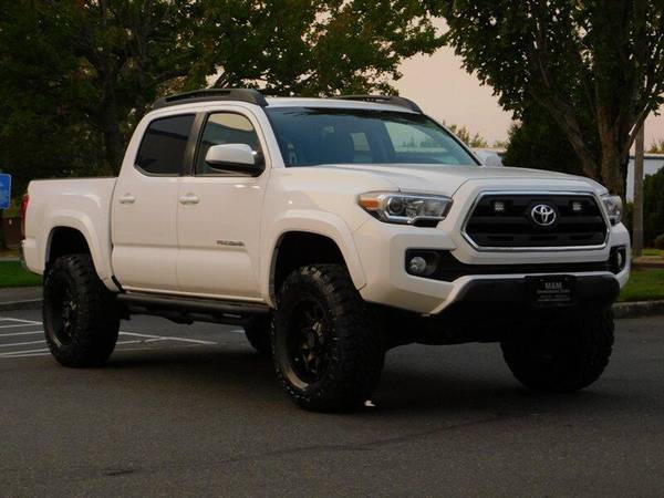 2016 Toyota Tacoma SR5 V6 Double Cab 4X4 / LIFTED w/ NEW 33 MUD TIRE... for sale in Portland, OR – photo 2