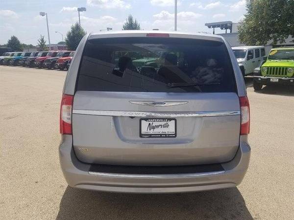 2016 Chrysler Town & Country mini-van Touring $291.25 PER for sale in Naperville, IL – photo 4