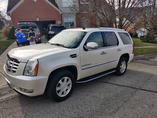 2008 Cadillac Escalade - cars & trucks - by owner - vehicle... for sale in Cincinnati, OH – photo 3