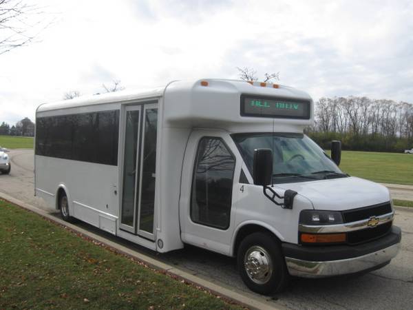 BUS 2014 CHEVY EXPRESS CUTAWAY - cars & trucks - by owner - vehicle... for sale in Gurnee, IL – photo 4