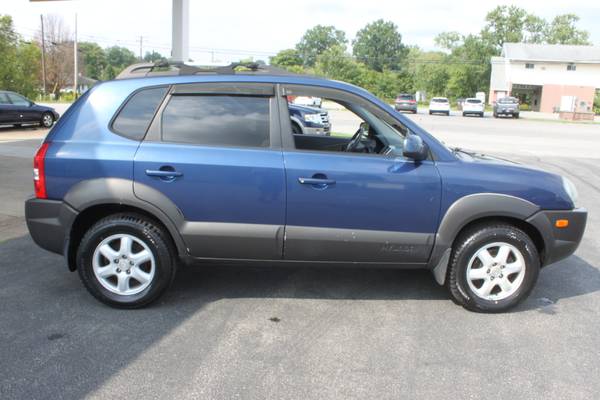 2005 Hyundai Tucson 4WD - 81K miles - cars & trucks - by dealer -... for sale in New Castle, OH – photo 9