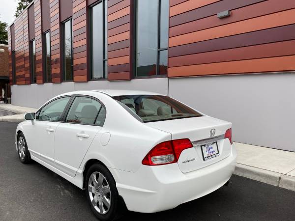 One Owner 2009 Honda Civic LX Sedan In Great Condition. Only 82K>>>... for sale in Seattle, WA – photo 8
