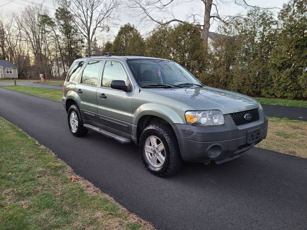2006 Ford Escape 4cyl 4X4 Low Miles!! **120K** - cars & trucks - by... for sale in North Haven, CT – photo 2