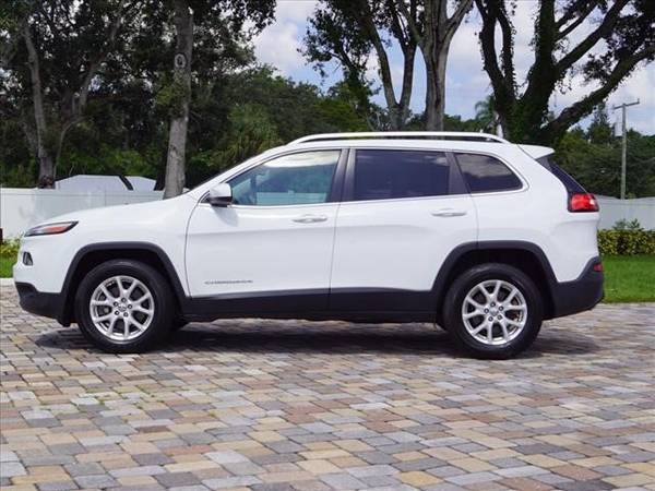 2016 *Jeep* *Cherokee* *Latitude* Bright White Clear for sale in Bradenton, FL – photo 9