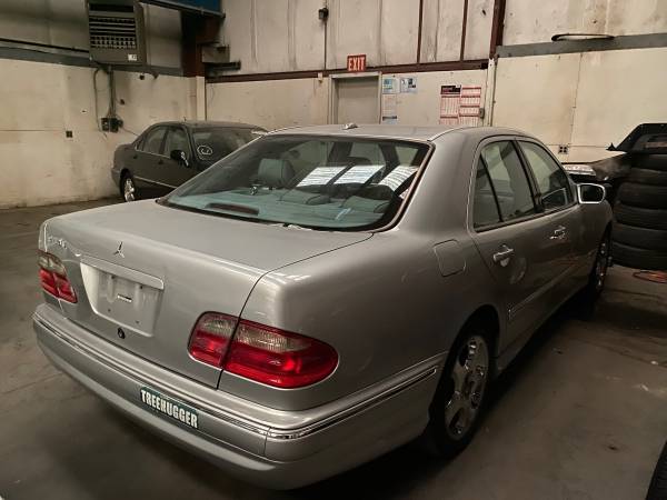 2000 MERCEDES E430 CLEAN TITLE SPORT PACKAGE - cars & trucks - by... for sale in Bakersfield, CA – photo 2