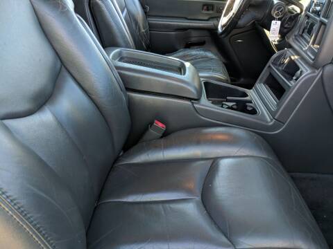 2004 Chevy Avalanche - cars & trucks - by dealer - vehicle... for sale in Rochester, MN – photo 7