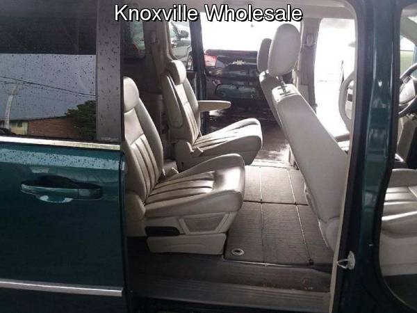 2009 Chrysler Town and Country Touring 4dr Mini Van for sale in Knoxville, TN – photo 8
