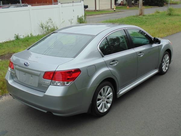 2010 Subaru Legacy LIMITED AWD - MUST SEE! 3 month warranty! for sale in Cheshire, CT – photo 5