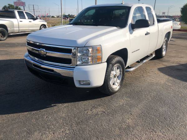 2005 CHEVROLET SILVERADO, 4WD, NEW TIRES, GARAGE KEPT, 11999 00 - cars for sale in Moore, TX – photo 9