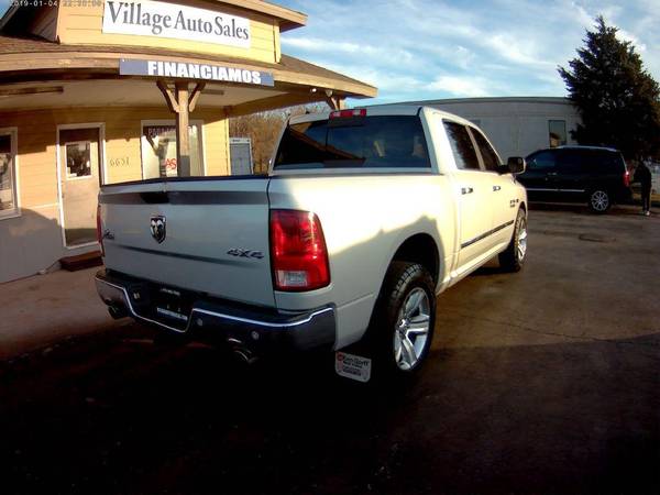 2014 RAM 1500 CREW CAB SLT - cars & trucks - by dealer - vehicle... for sale in Shawnee, MO – photo 3