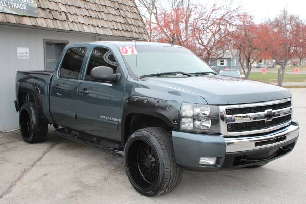 2007 Chevrolet Silverado-1500 LT Crew Cab 4WD, Clean, Sharp Looking... for sale in Omaha, IA – photo 4