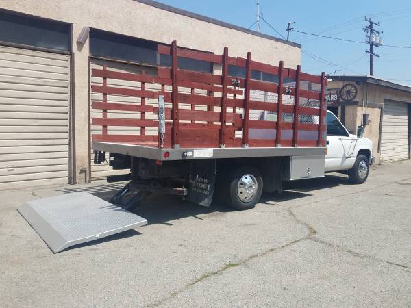 2001 CHEVY W4500, STAKEBED WITH LIFTGATE, 24K LOW MILES! I FINANCE for sale in Rosemead, CA – photo 22