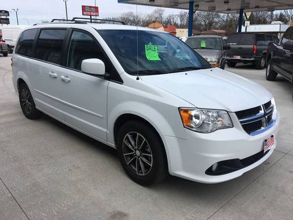 ★★★ 2017 Dodge Grand Caravan SXT / $2000 DOWN ★★ for sale in Grand Forks, ND – photo 4