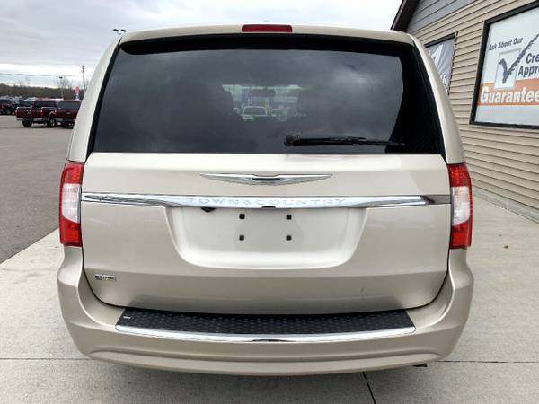 2013 Chrysler Town & Country 4dr Wgn Touring - cars & trucks - by... for sale in Chesaning, MI – photo 4