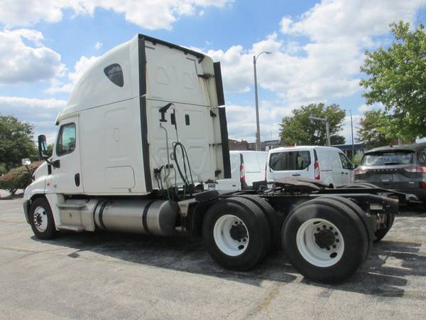 2017 FREIGHTLINER CASCADIA Truck - - by dealer for sale in southern IL, IL – photo 3