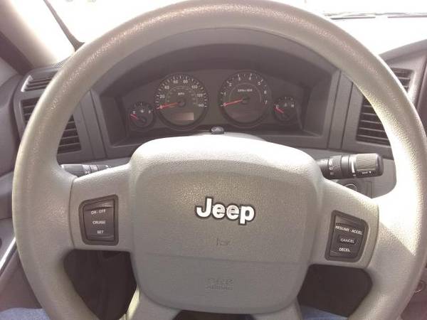2005 Jeep Grand Cherokee 4dr Laredo 4WD - cars & trucks - by dealer... for sale in Norwalk, OH – photo 10