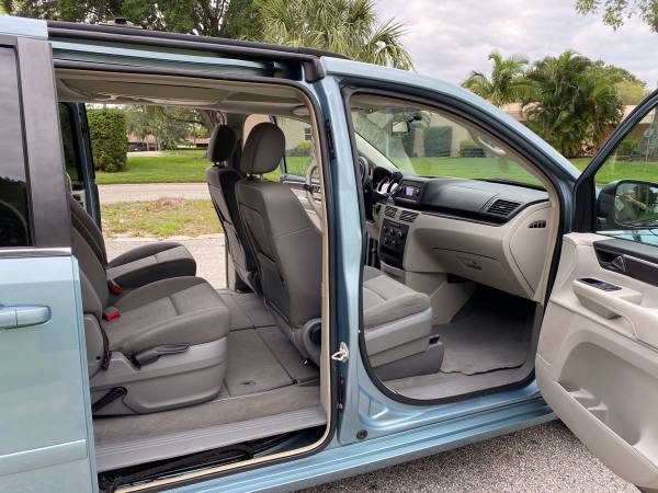 Excellent minivan for sale in Bradenton, FL – photo 10