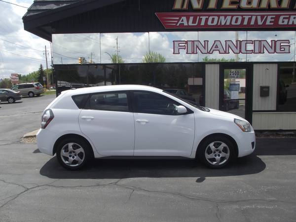 2010 Pontiac Vibe Auto New Tires Great Shape (Toyota Matrix) - cars for sale in Des Moines, IA – photo 2