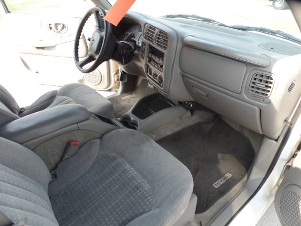 2000 Chevy S10 Blazer - cars & trucks - by dealer - vehicle... for sale in Holdrege, NE – photo 12