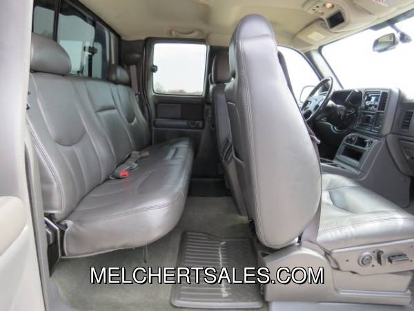 2004 GMC SIERRA 2500HD EXT CAB 143 5 WB 4WD SLT - - by for sale in Neenah, WI – photo 19