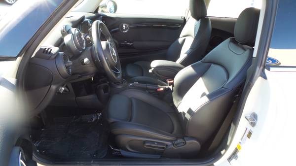 2018 MINI Cooper S Hardtop 2 Door! Reverse Cam/Bluetooth/Leather! -... for sale in Morgan Hill, CA – photo 11