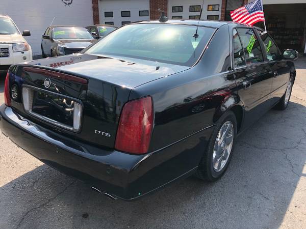 Cadillac DTS Sedan LOW MILES - - by dealer - vehicle for sale in Detroit, MI – photo 15