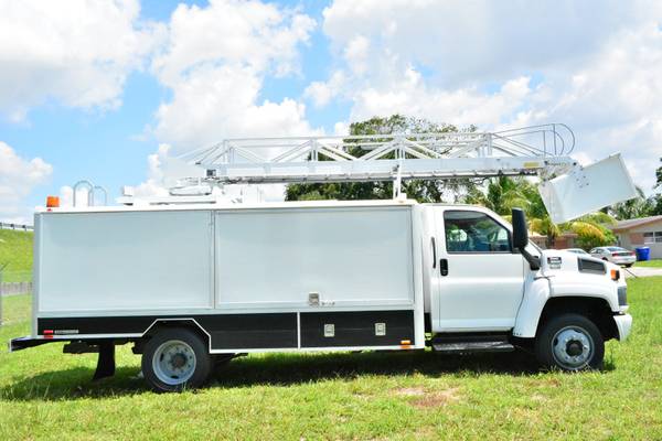 2006 GMC C5500 NON-CDL BUCKET LADDER TRUCK 42FT - - by for sale in Hollywood, FL – photo 6
