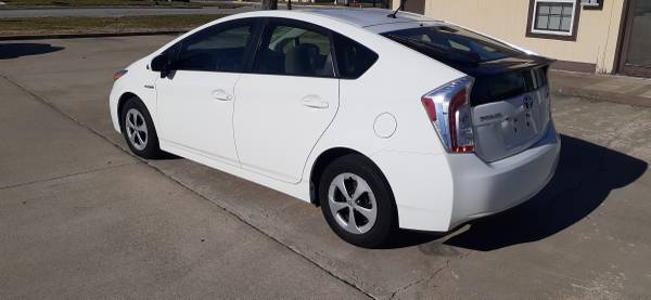 2015 Toyota Prius 2>>One Owner - cars & trucks - by dealer - vehicle... for sale in BLUE SPRINGS, MO – photo 3